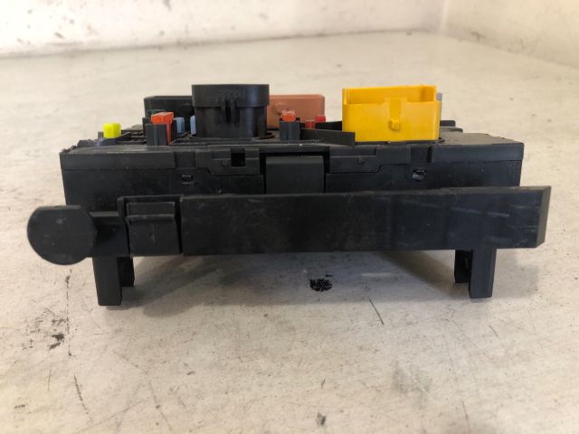 bontott CITROËN C3 Biztosítéktábla Motortér