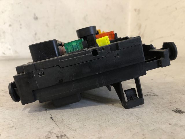 bontott CITROËN C3 Biztosítéktábla Motortér