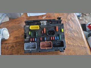 bontott CITROËN C3 Biztosítéktábla Motortér