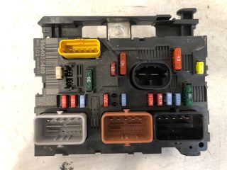 bontott CITROËN C3 Biztosítéktábla Motortér