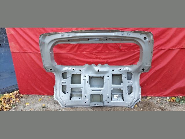 bontott CITROËN C3 AIRCROSS Csomagtérajtó (Üres lemez)