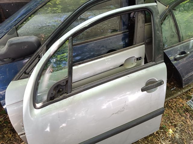 bontott CITROËN C3 Bal első Ajtó (Részeivel)