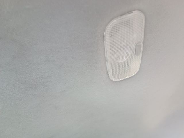 bontott CITROËN C3 Bal első Dobbetét (Kerékjárati, Műanyag)