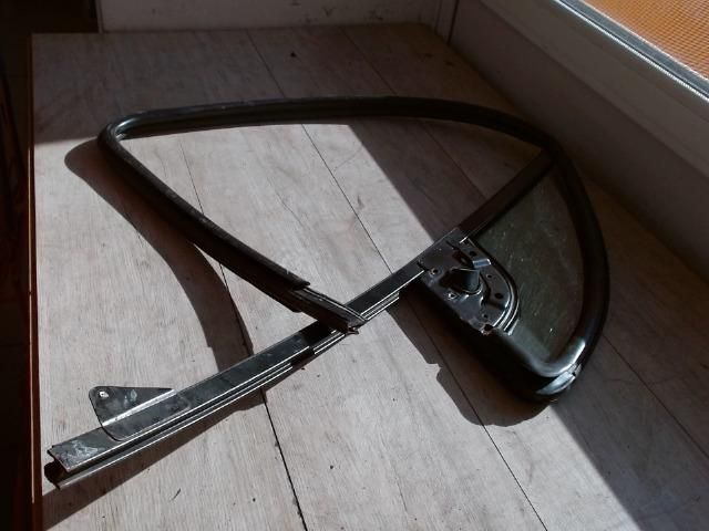 bontott CITROËN C3 Bal első Fixüveg (Ajtóban)