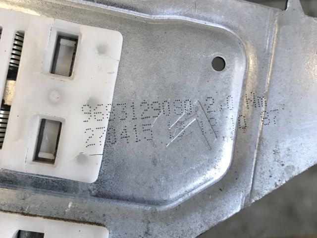 bontott CITROËN C3 Bal hátsó Ablakemelő Szerkezet (Mechanikus)