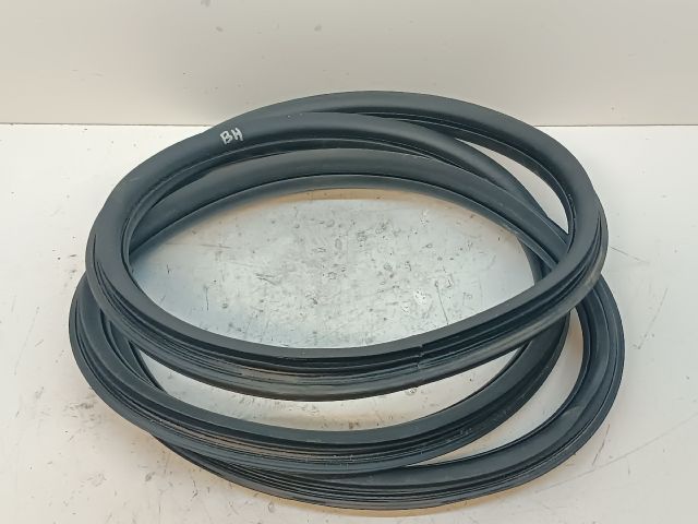 bontott CITROËN C3 Bal hátsó Gumikéder