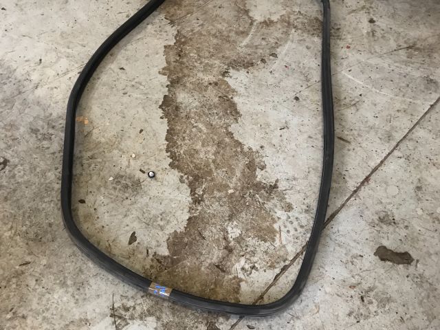 bontott CITROËN C3 Bal hátsó Gumikéder