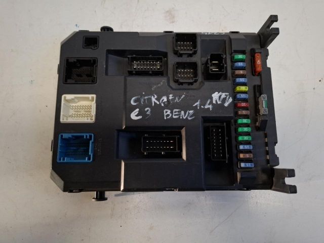 bontott CITROËN C3 Biztosítéktábla Motortér