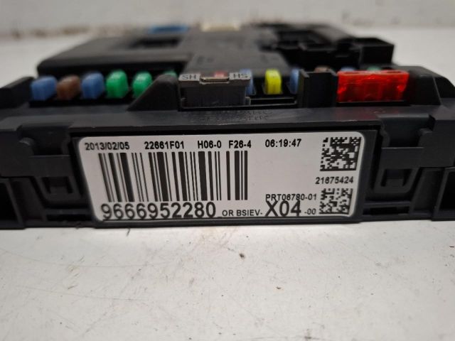 bontott CITROËN C3 Biztosítéktábla Motortér