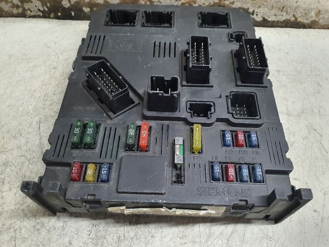 bontott CITROËN C3 Biztosítéktábla Utastér