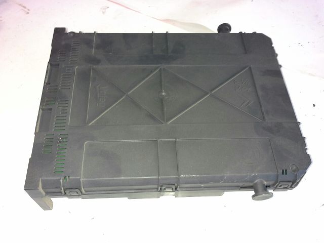 bontott CITROËN C3 Biztosítéktábla Utastér