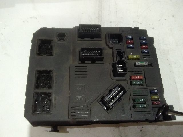 bontott CITROËN C3 Biztosítéktábla Utastér