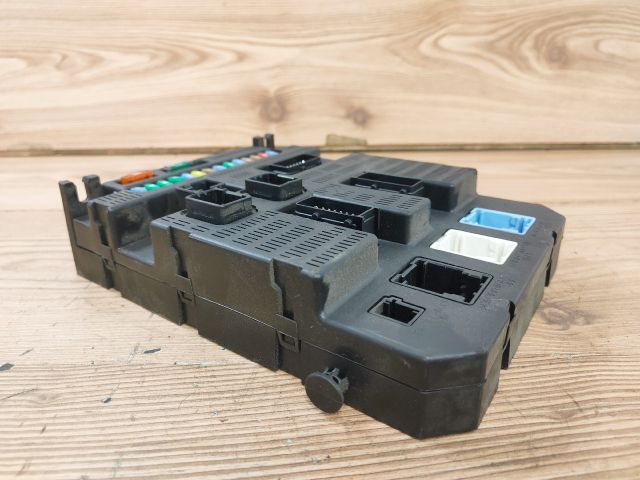 bontott CITROËN C3 Biztosítéktábla Utastér