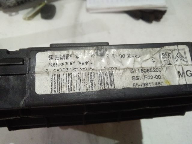 bontott CITROËN C3 Biztosítéktábla Utastér