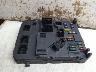 bontott CITROËN C3 Biztosítéktábla Utastér