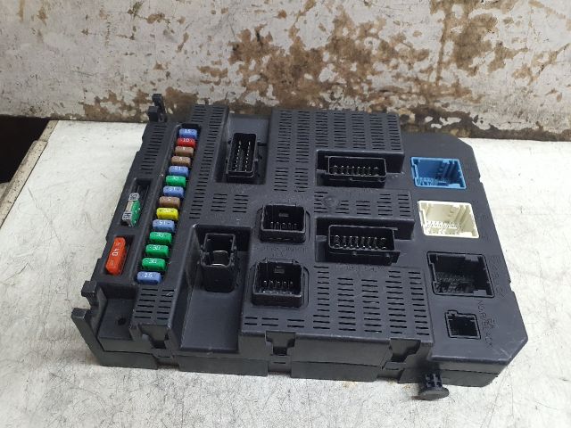 bontott CITROËN C3 Biztosítéktábla Utastér