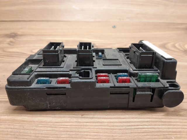 bontott CITROËN C3 Biztosítéktábla Utastér