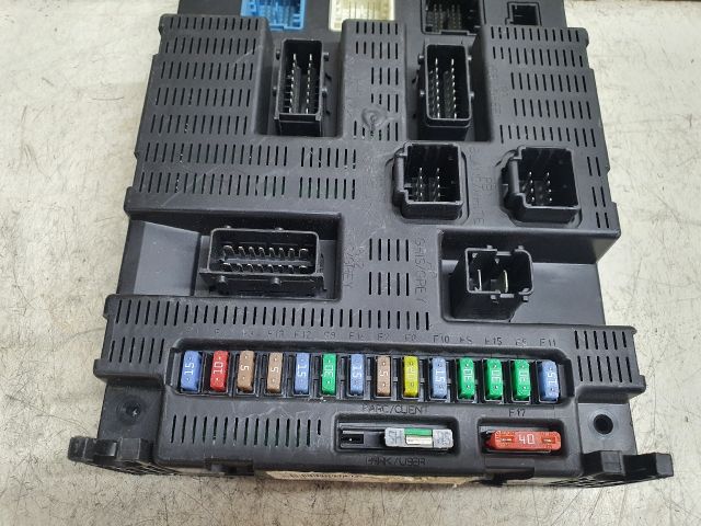 bontott CITROËN C3 Biztosítéktábla Utastér