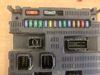 bontott CITROËN C3 Biztosítéktábla Utastér