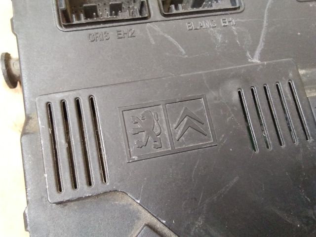 bontott CITROËN C3 Biztosítéktábla Utastér