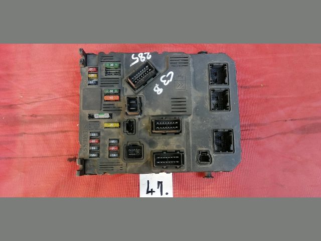 bontott CITROËN C3 Biztosítéktábla Utastér