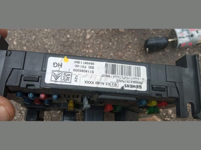 bontott CITROËN C3 Biztosítéktábla Utastér