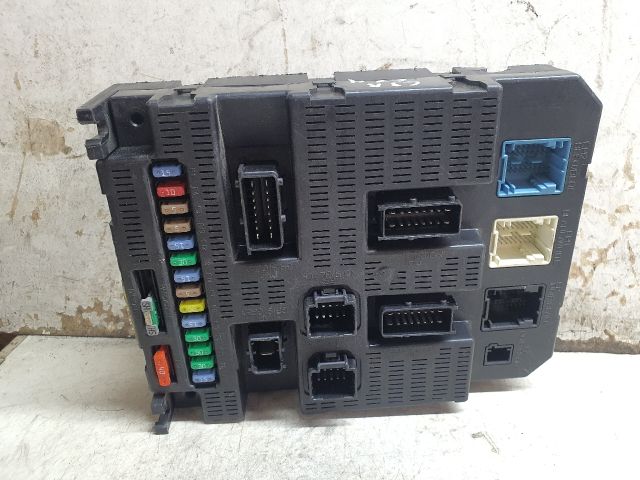 bontott CITROËN C3 Biztosítéktábla Utastér