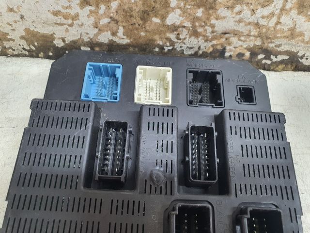 bontott CITROËN C3 Biztosítéktábla Utastér