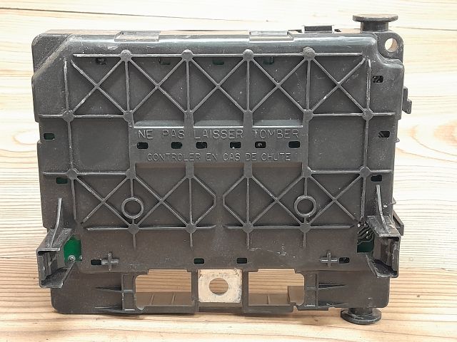 bontott CITROËN C3 Biztosítéktábla Utastér