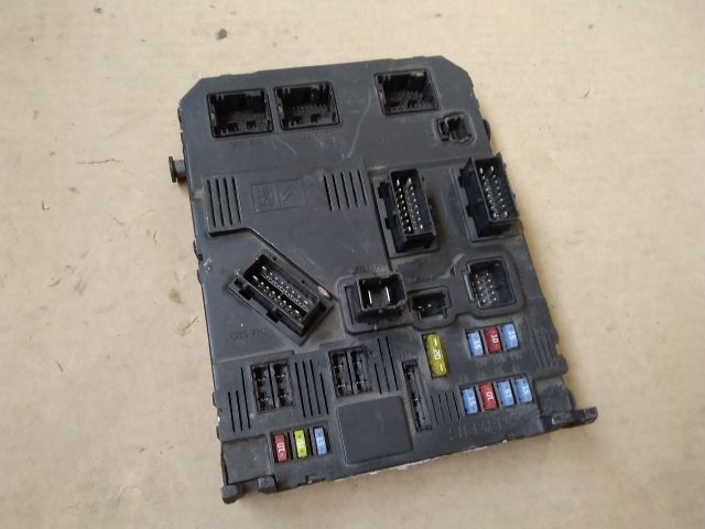 bontott CITROËN C3 Biztosítéktábla Utastér