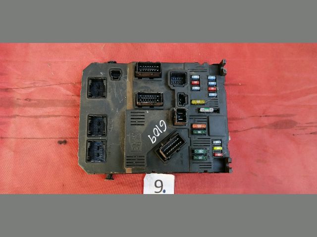 bontott CITROËN C3 Biztosítéktábla Utastér