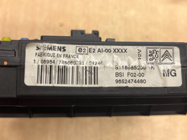 bontott CITROËN C3 Biztosítéktábla Utastér