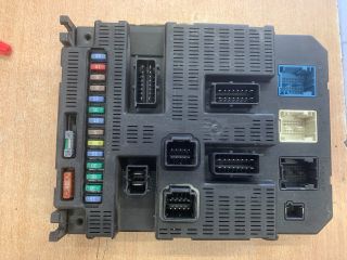 bontott CITROËN C3 Biztosítéktábla Utastér