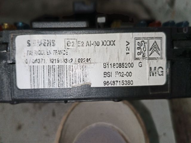 bontott CITROËN C3 Biztosítéktábla Utastér