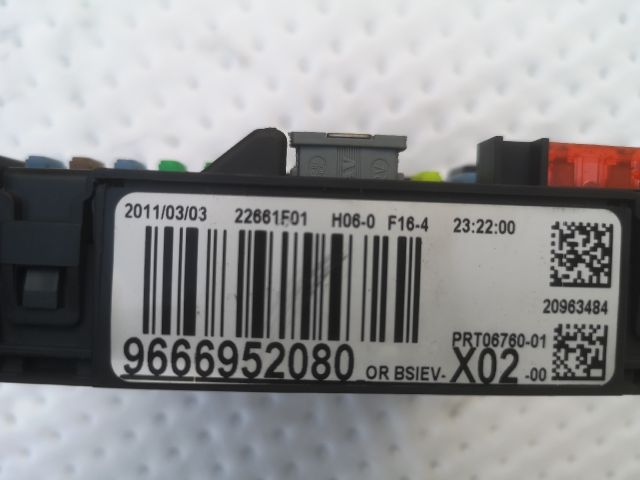 bontott CITROËN C3 Biztosítéktábla Utastér