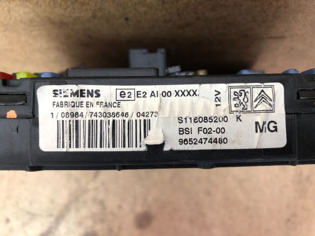 bontott CITROËN C3 Biztosítéktábla Utastér