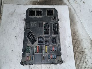 bontott CITROËN C3 Biztosítéktábla Utastér