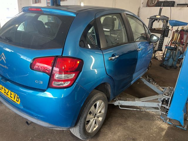 bontott CITROËN C3 Csomagtérajtó Kárpit