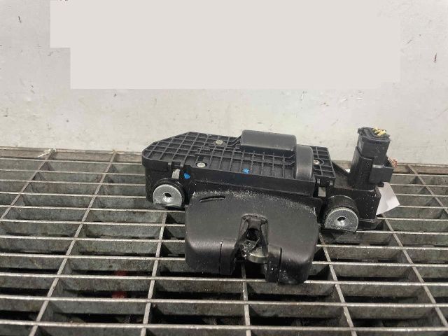 bontott CITROËN C3 Csomagtérajtó Ütköző