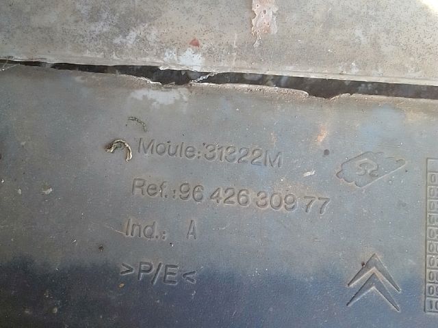 bontott CITROËN C3 Első Lökhárító (Részeivel)