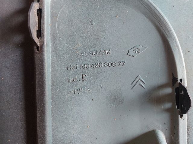 bontott CITROËN C3 Első Lökhárító (Részeivel)