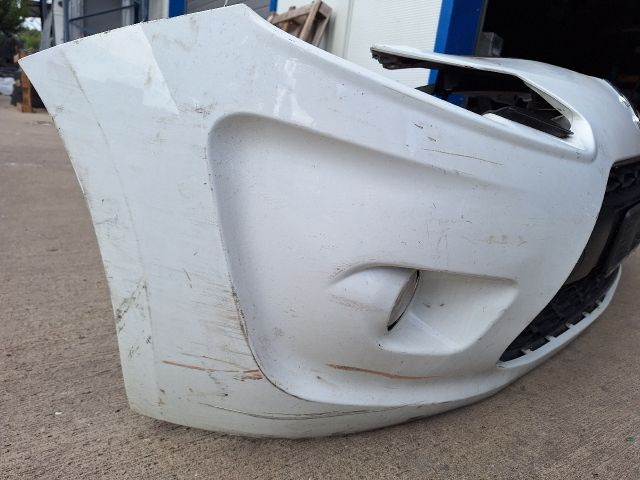 bontott CITROËN C3 Első Lökhárító (Részeivel)