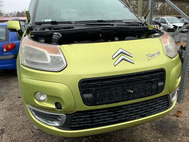 bontott CITROËN C3 Első Lökhárító (Részeivel)