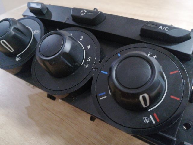 bontott CITROËN C3 Fűtéskapcsoló (manuális klímás)