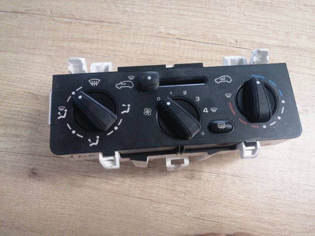 bontott CITROËN C3 Fűtéskapcsoló (Nem klímás)