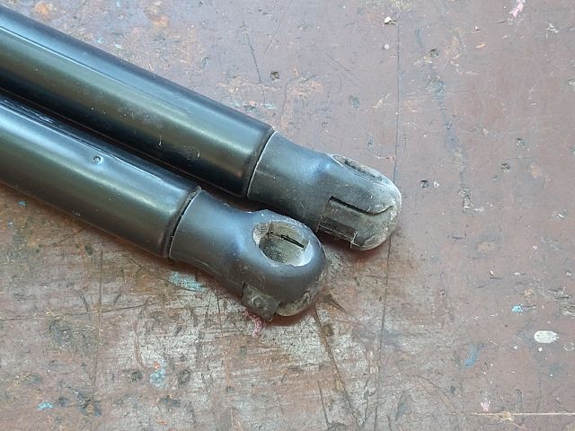 bontott CITROËN C3 Gázrugós Kitámasztó Teleszkóp Pár Csomagtérajtó