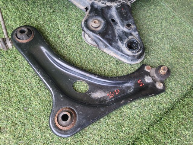 bontott CITROËN C3 III Első Bölcső