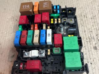 bontott CITROËN C3 III Biztosítéktábla Motortér