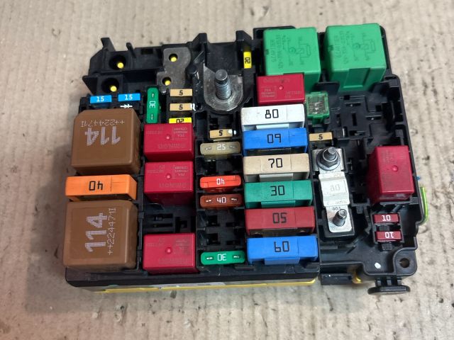 bontott CITROËN C3 III Biztosítéktábla Motortér