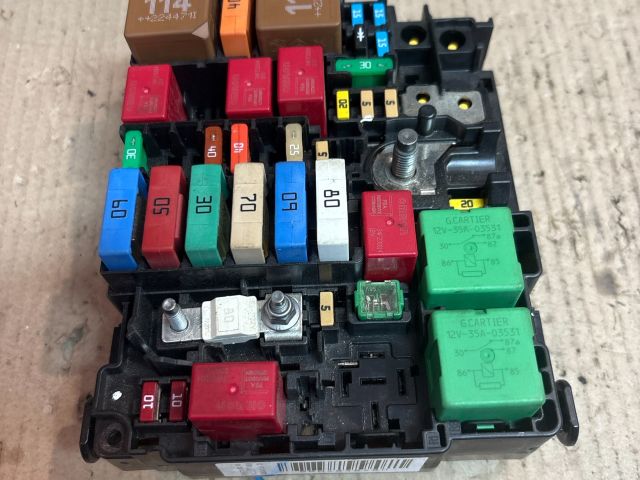 bontott CITROËN C3 III Biztosítéktábla Motortér